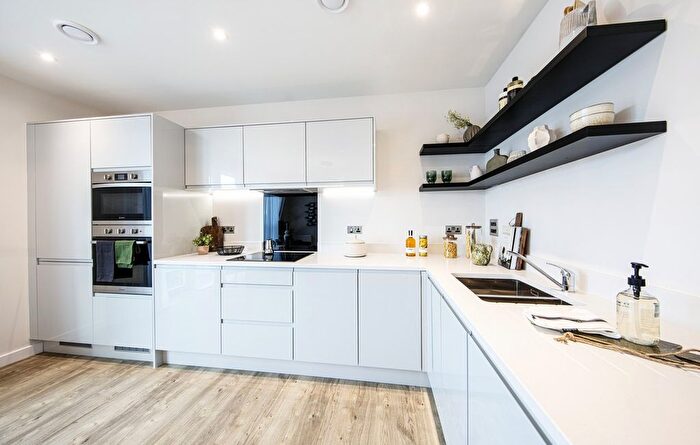 1 Bedroom Flat For Sale In "The Bay" At Albert Roae, Barnet, EN4