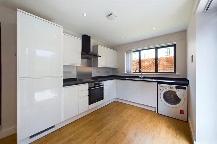 2 Bedroom Detached House To Rent In Cantelupe Road, East Grinstead, West Sussex, RH19