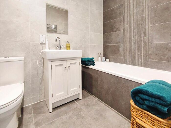 2 Bedroom Apartment For Sale In Woodlands Avenue, Rustington, Littlehampton, BN16