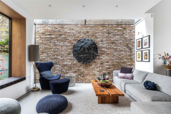 5 Bedroom Semi-Detached House For Sale In Kenilworth Road, London, W5