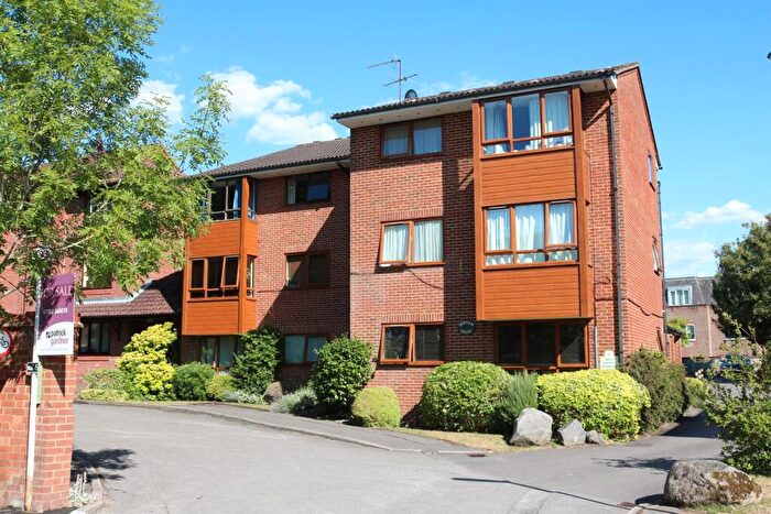 Apartment For Sale In Durham Court, Leatherhead, KT22