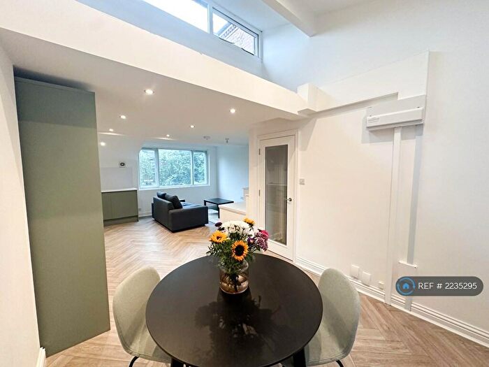 4 Bedroom Detached House To Rent In North Bank, Newcastle Upon Tyne, NE2