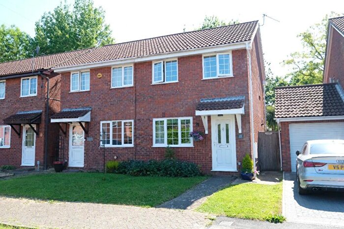 2 Bedroom Semi-Detached House For Sale In Serle Close, Totton, Southampton, SO40
