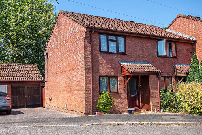 2 Bedroom End Of Terrace House For Sale In Redwood Gardens, West Totton, SO40