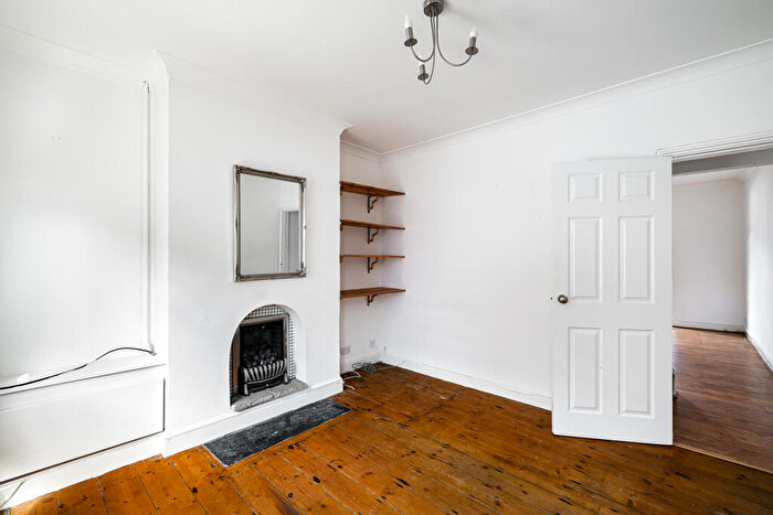 2 Bedroom Terraced House For Sale In Albany Street, Lincoln, Lincolnshire, LN1