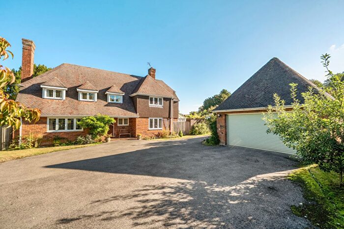4 Bedroom Detached House For Sale In Abbotts Close, Abbotts Ann, SP11