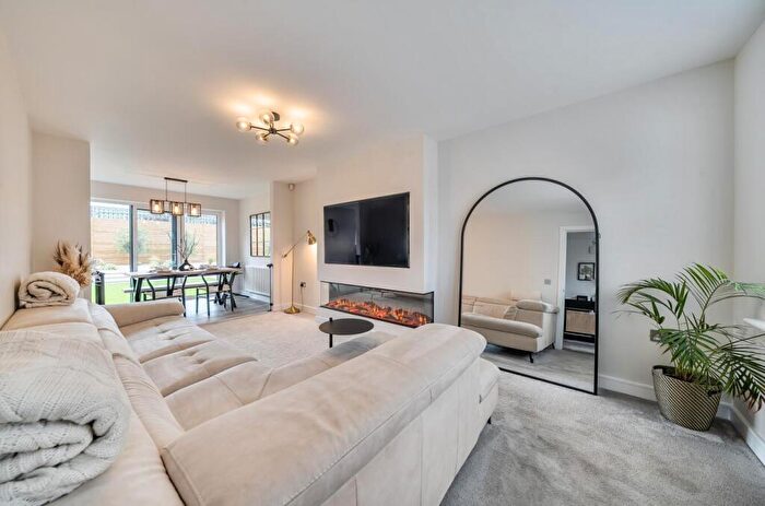 4 Bedroom Detached House For Sale In Oak Lea Gardens, Worsley, M28