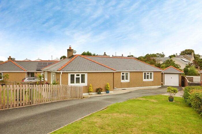 3 Bedroom Bungalow For Sale In Cysgod Y Bryn, Llanbedrog, Gwynedd, LL53