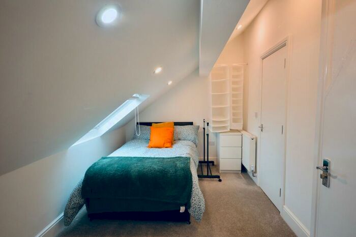 6 Bedroom House To Rent In Hannan Road, Liverpool, Liverpool, L6