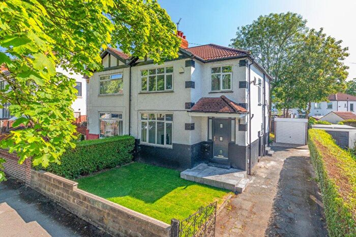 3 Bedroom House For Sale In King Lane, Leeds, West Yorkshire, LS17