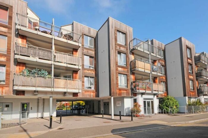 2 Bedroom Flat To Rent In Diamond Court, Cherington Road W7