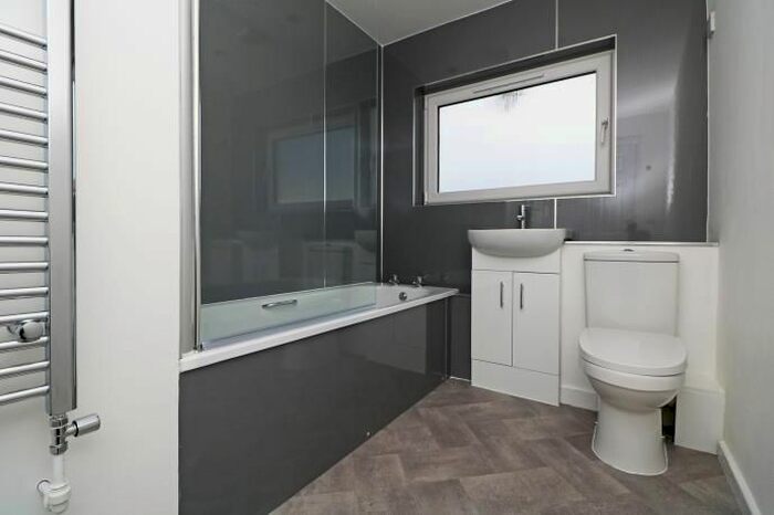 3 Bedroom Flat To Rent In Bayview Road, Invergowrie, Dundee, DD2