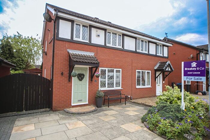 3 Bedroom Semi-Detached House For Sale In Barbrook Close, Standish, WN6