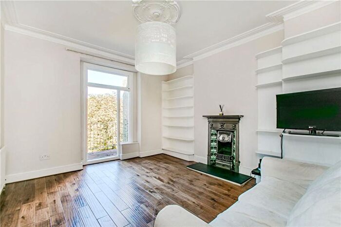 1 Bedroom Flat To Rent In Hammersmith Grove, Brook Green, W6