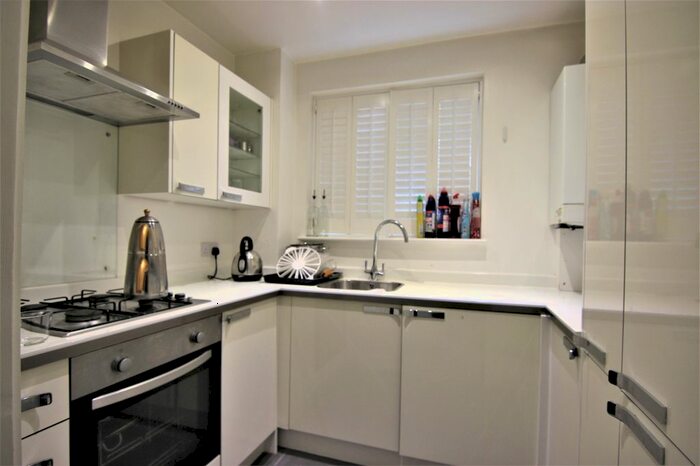 2 Bedroom Flat To Rent In Kimberley Gardens, Haringey, N4