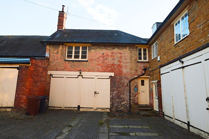 2 Bedroom Detached House To Rent In Garage Flat, Belvoir, NG32