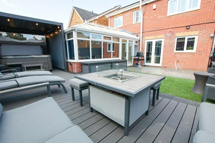 4 Bedroom Detached House For Sale In Walstow Crescent, Armthorpe, Doncaster, DN3