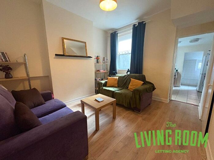 3 Bedroom House To Rent In Cyfarthfa Street, Roath, Cardiff, CF24