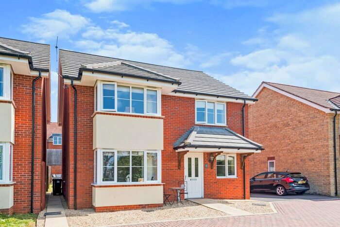 4 Bedroom Detached House For Sale In Charlesby Drive, Watchfield, Swindon, SN6