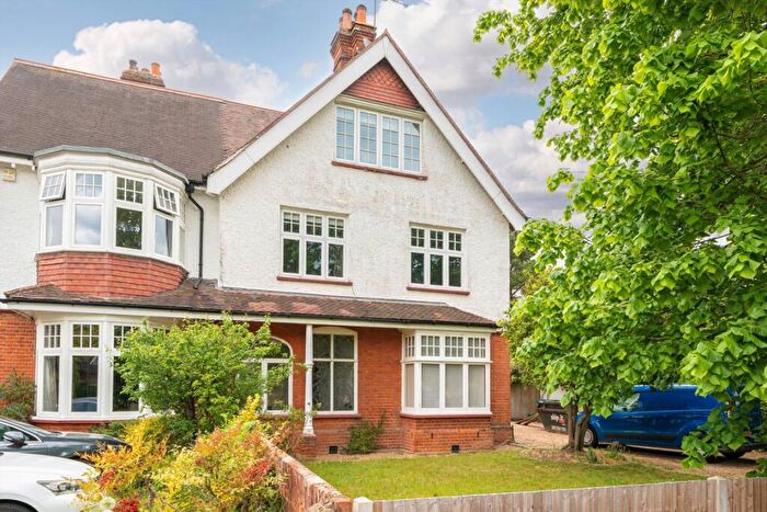 2 Bedroom Flat For Sale In Mayfield Road, Weybridge, KT13