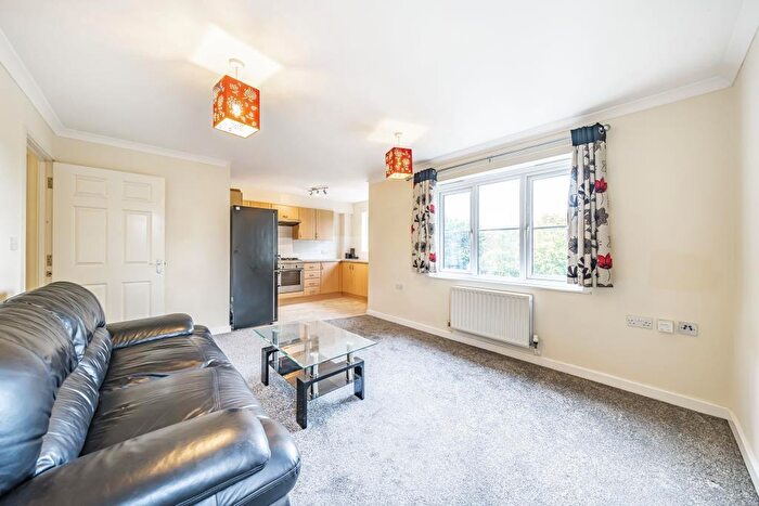 2 Bedroom Apartment To Rent In Reading Road, Winnersh, RG41