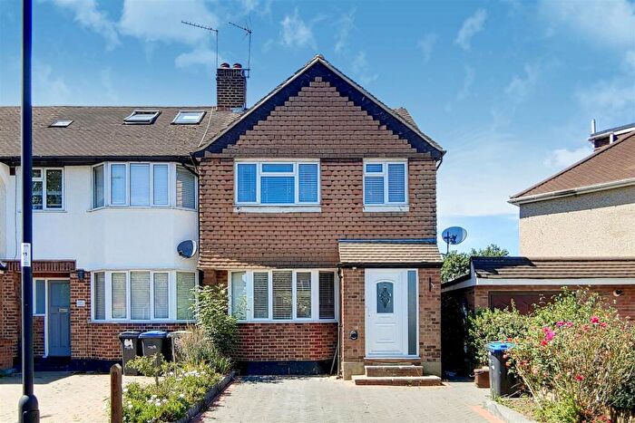 4 Bedroom End Of Terrace House To Rent In Kenilworth Crescent, Enfield, EN1