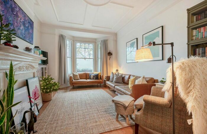 1 Bedroom Flat To Rent In Clapham Common West Side, London, SW4