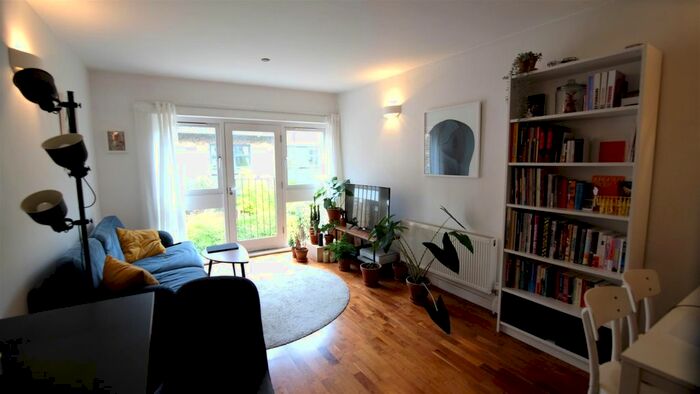 1 Bedroom Flat To Rent In Florfield Passage, Hackney, E8
