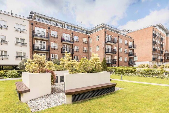1 Bedroom Flat To Rent In Royal Quarter, Seven Kings Way, Kingston Upon Thames, KT2