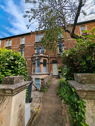 4 Bedroom Flat To Rent In Oakfield Road – First Floor Flat, BS8