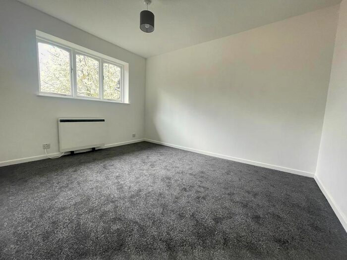 1 Bedroom Flat To Rent In Fillebrook Road, London, E11