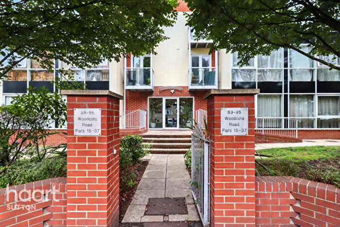 2 Bedroom Apartment For Sale In Woodcote Road, Wallington, SM6