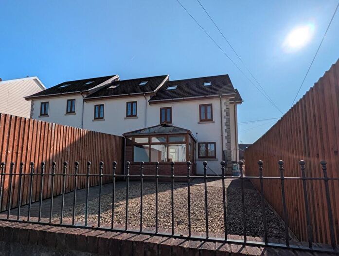 3 Bedroom Town House For Sale In Astoria Place, Ystradgynlais, Powys., SA9