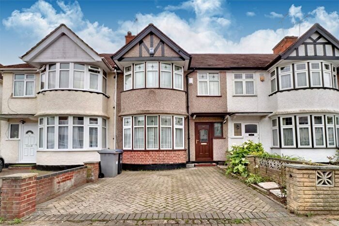 4 Bedroom Terraced House To Rent In Girton Avenue, Kingsbury, NW9