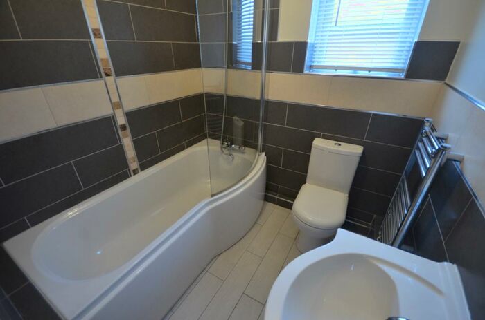 3 Bedroom Bungalow To Rent In Crabtree Lane, Sutton-On-Sea, LN12