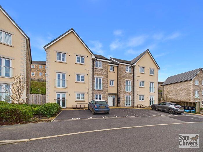 2 Bedroom Flat For Sale In Oxleaze Way, Paulton, BS39
