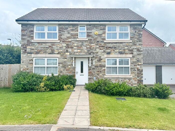 4 Bedroom Detached House For Sale In Enterprise Avenue, Tiverton, EX16