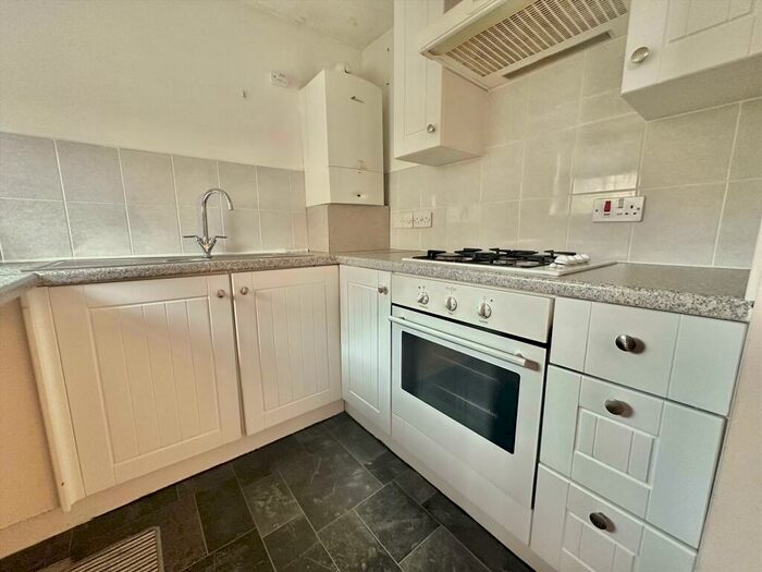 2 Bedroom Flat To Rent In Tower Court, Lancaster, LA1