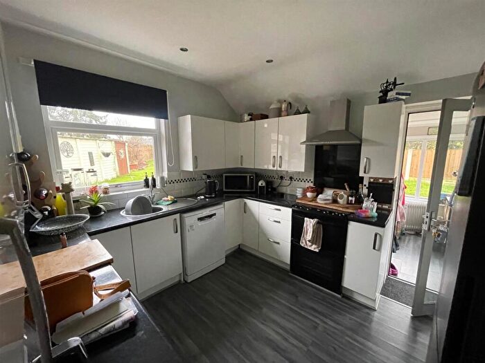 2 Bedroom Bungalow To Rent In Radnor Drive, Loughborough, LE12
