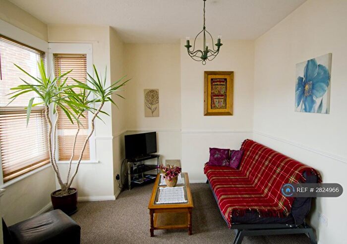 1 Bedroom Flat To Rent In Hamlet Court Road, Westcliff-On-Sea, SS0