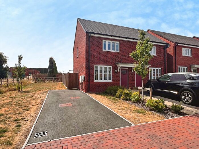 2 Bedroom Semi-Detached House For Sale In Hopper Avenue, Stratford-Upon-Avon, CV37