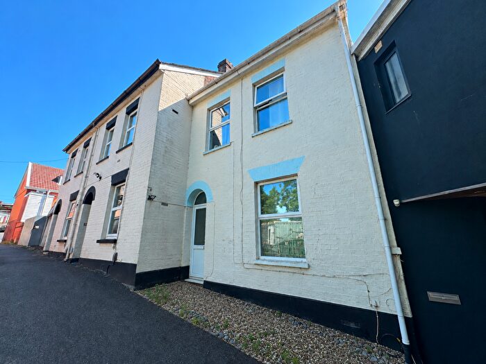 3 Bedroom House To Rent In Trafalgar Place, Exeter, EX4
