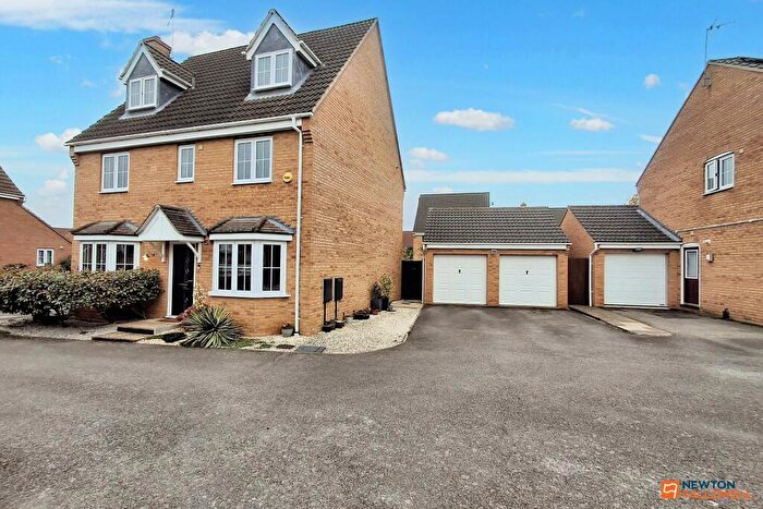 5 Bedroom Detached House For Sale In Hansel Close, Peterborough, PE2