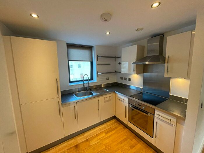 2 Bedroom Flat To Rent In Advent Way, Manchester, M4