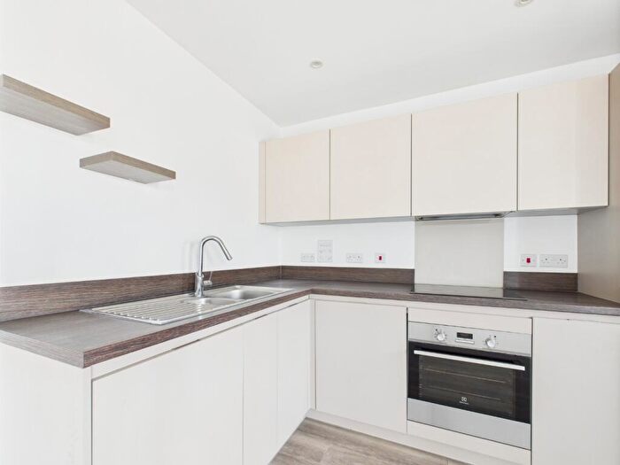1 Bedroom Flat To Rent In Somerset Court, Northfleet, Gravesend, Kent, DA11
