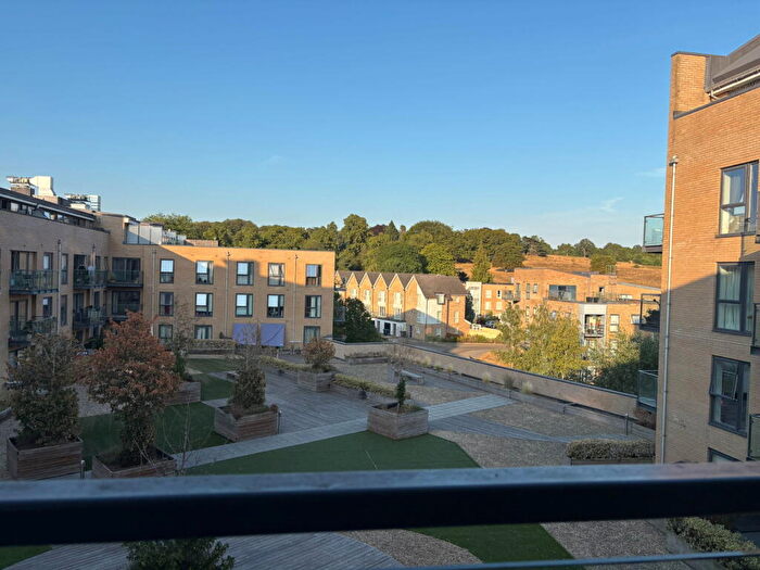 2 Bedroom Apartment For Sale In The Embankment, Nash Mills Wharf, Hemel Hempstead, HP3