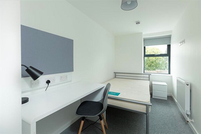 7 Bedroom Flat To Rent In St Martins House, Wellsway, Bath, BA2