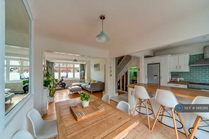 3 Bedroom Terraced House To Rent In The Woodlands, London, SE13