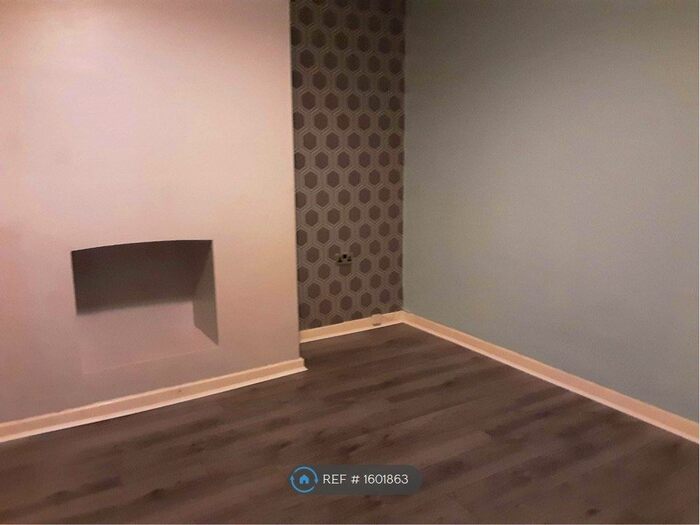 2 Bedroom Terraced House To Rent In Smallshaw Lane, Ashton-Under-Lyne, OL6