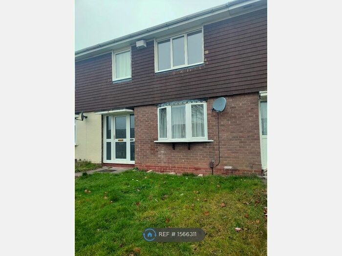 3 Bedroom Terraced House To Rent In Blue Stone Walk, Birmingham, B65